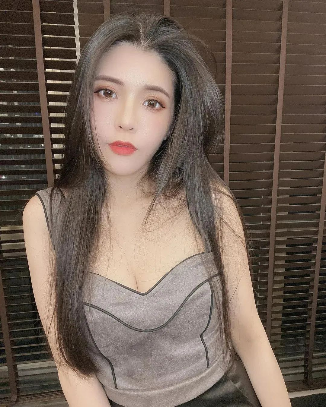 美女壁纸丨Chiao焦糖，长相甜美可人的台湾正妹
