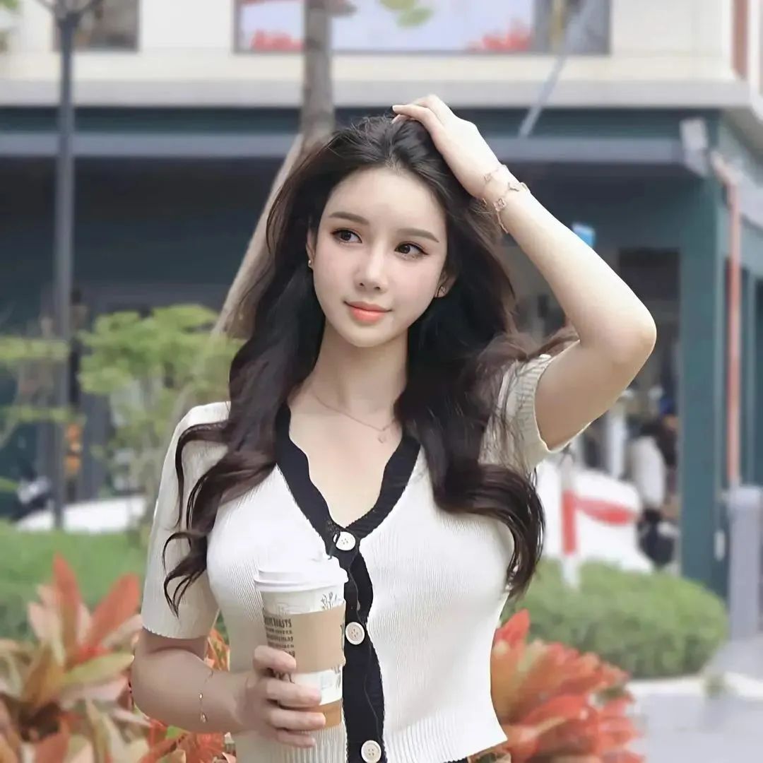 美女壁纸丨颜值出众的韩国最美CEO，高贵的气质让人感觉高不可攀