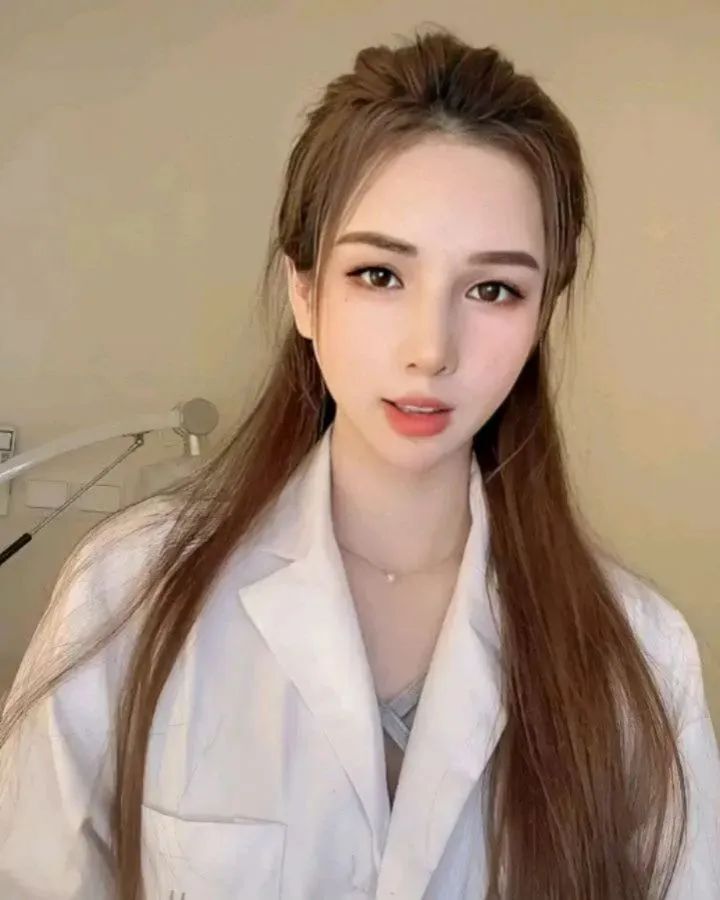 美女壁纸丨颜值出众的韩国最美CEO，高贵的气质让人感觉高不可攀
