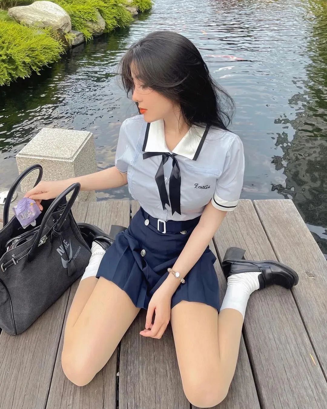 越南网红VoNgocTran，00后的学生妹她，被网友们称其为“零死角女神”