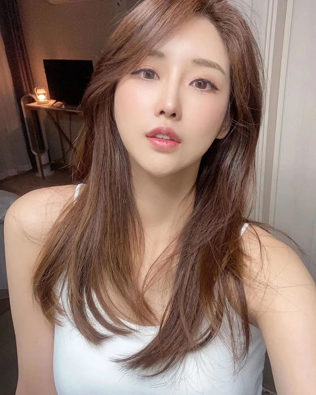 柳多妍，她是韩国最美车模，32岁至今单身未婚的她，美出新高度