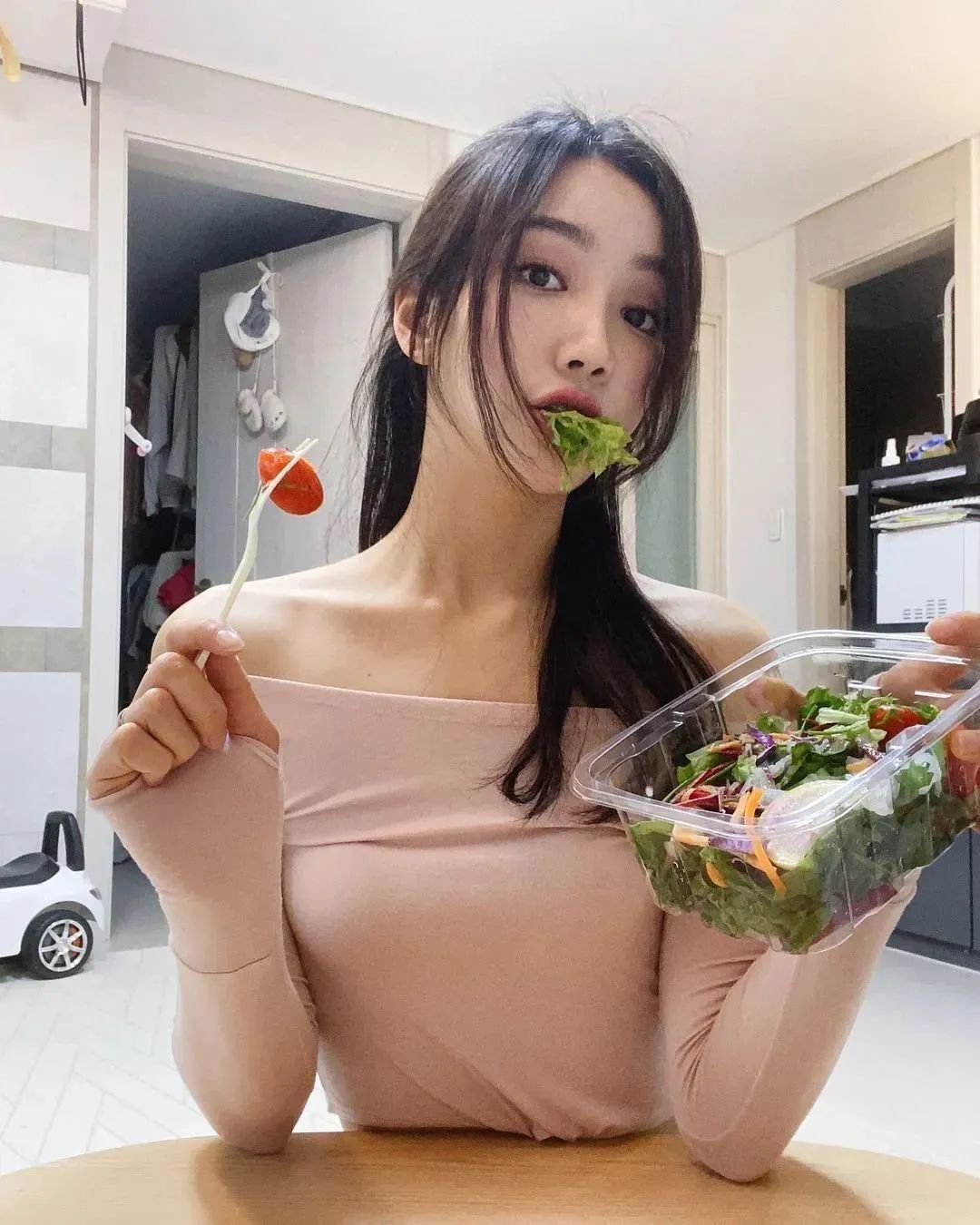 尤塞拉，又甜又美的韩国健身女神