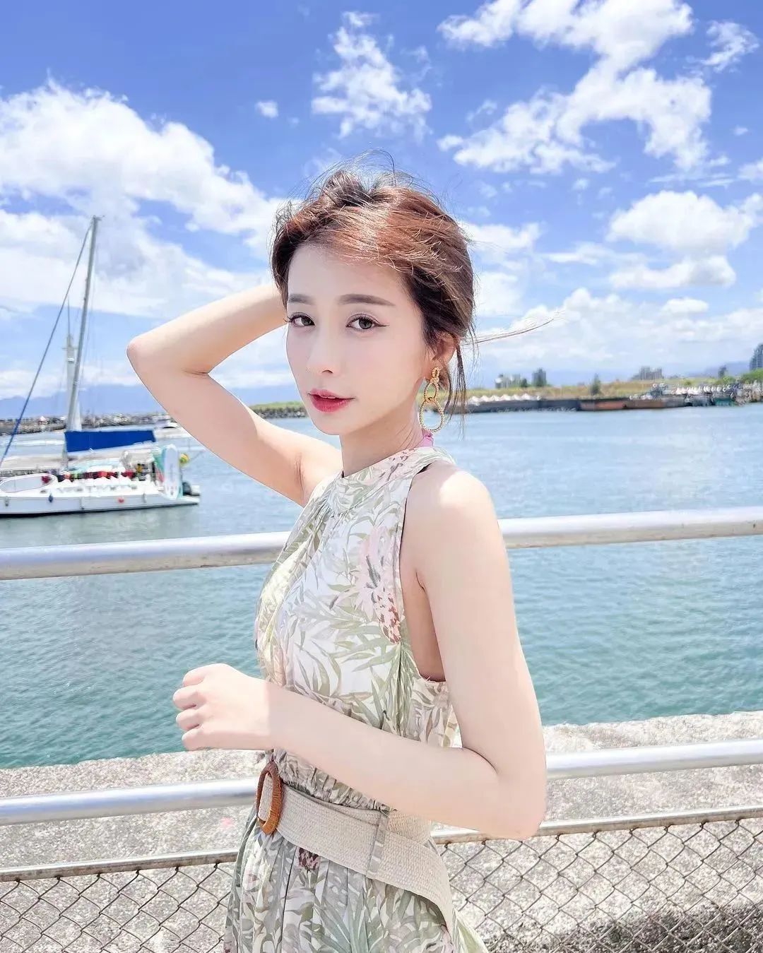 台湾网红简羽彤，清新甜美的气质女神