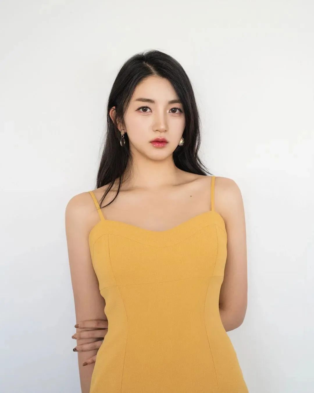 韩国空姐hanorikim，气质出众不输汤唯的网红美女