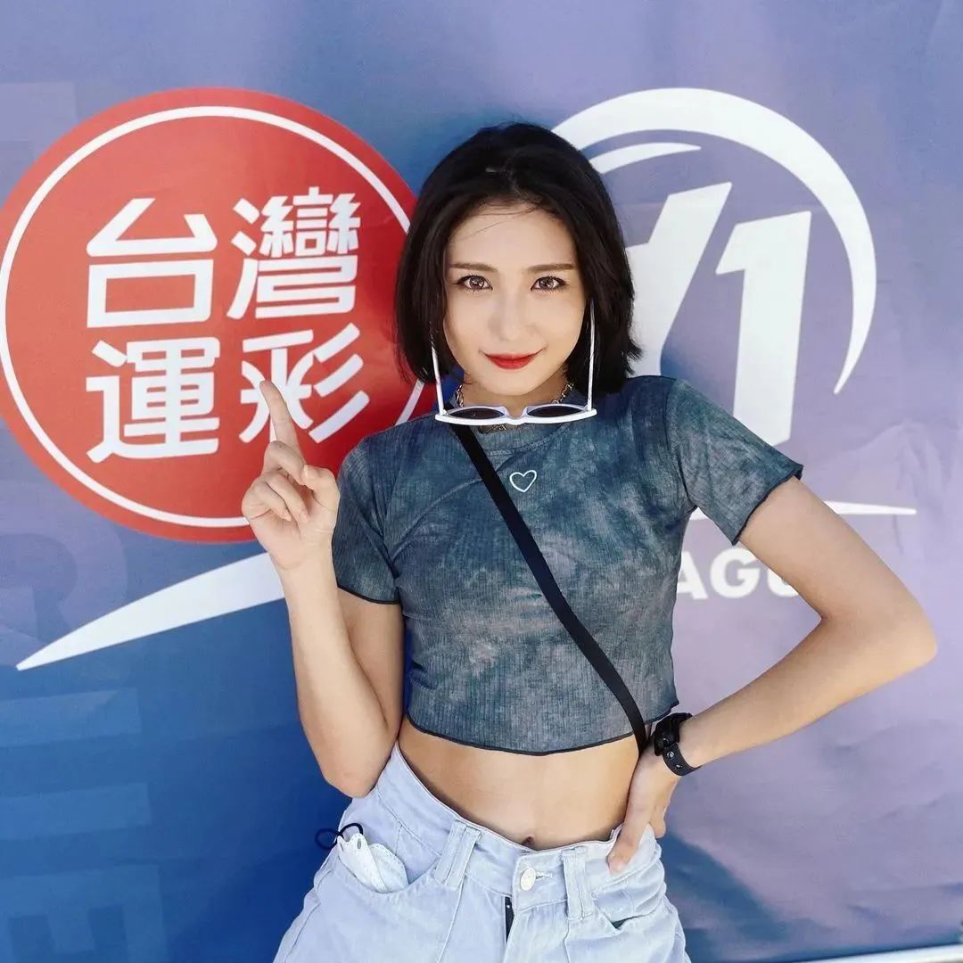 吴彩冞，甜美又可爱的啦啦队女神