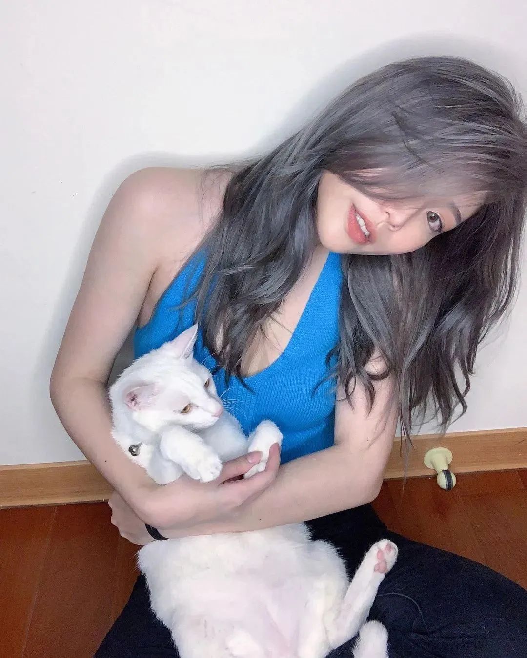 台湾网红小枫，甜美迷人的短发女神