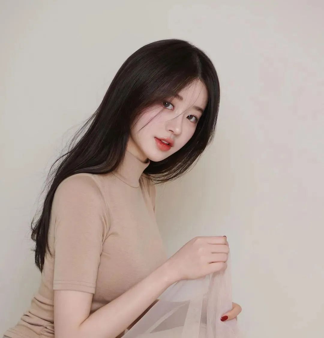 韩国网红uzaa，宛如人间“芭比娃娃”的气质女神
