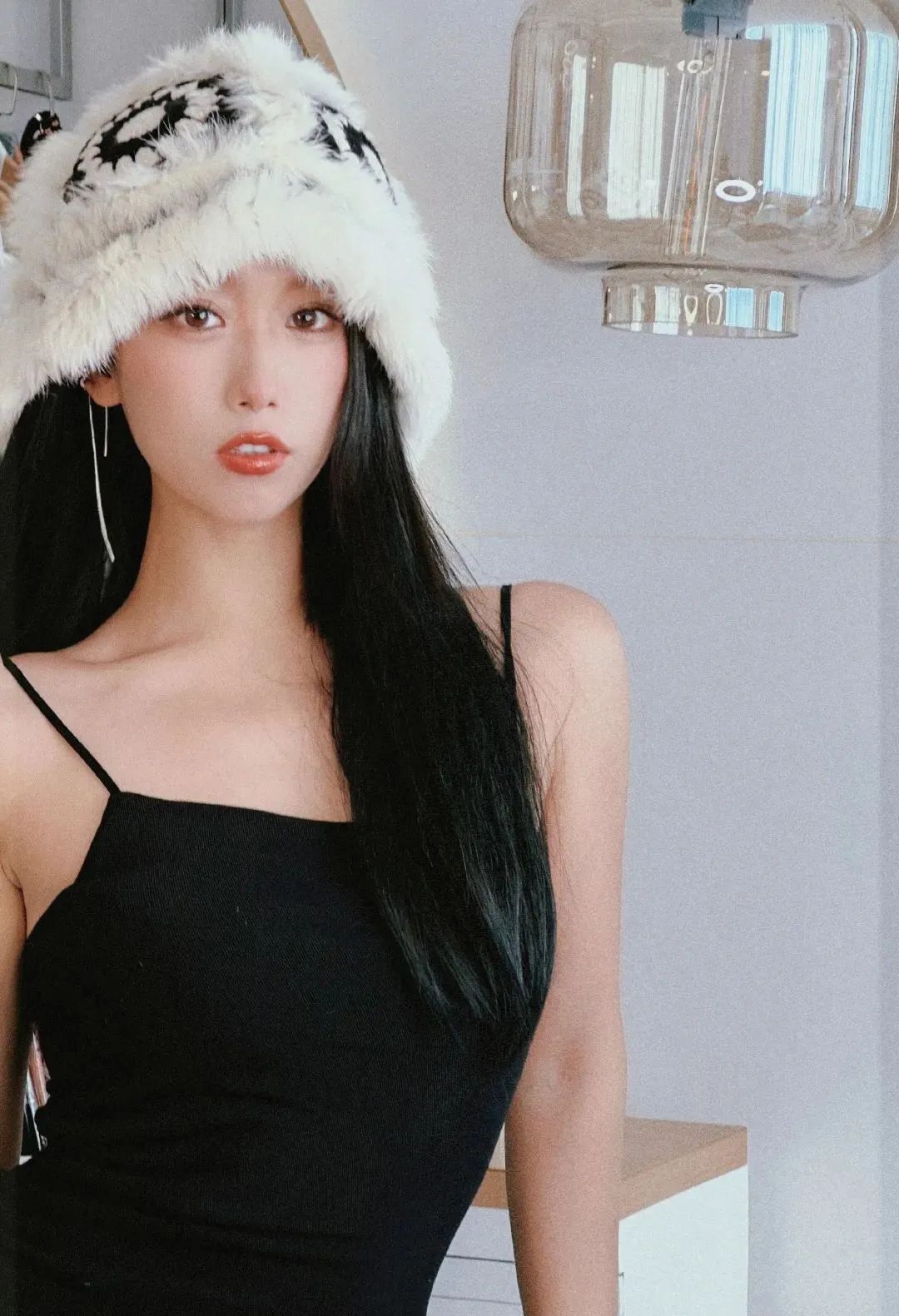 国产网红李如儒，百变造型切换自如的港风女神