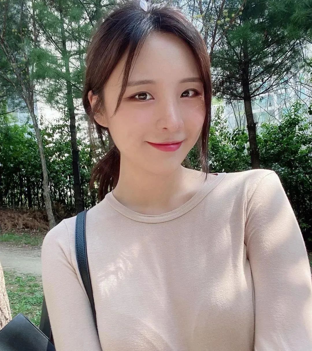 韩国网红GGotBBang，辣度指数爆表的瑜伽老师
