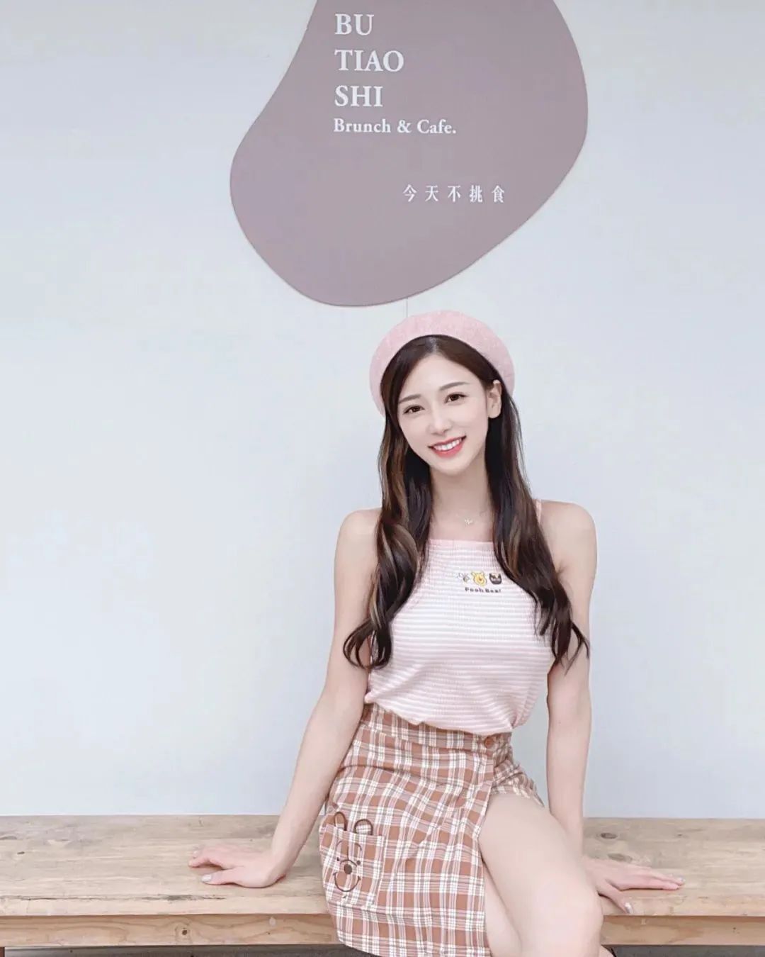 台湾网红杜衫衫，神似林志玲的甜美系女神