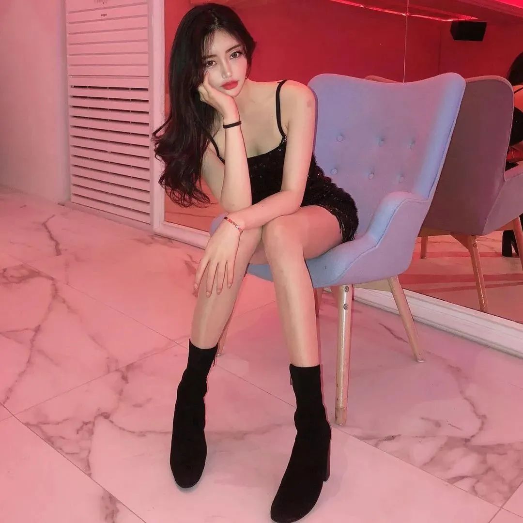 韩国网红suzy，性感火辣的气质女神