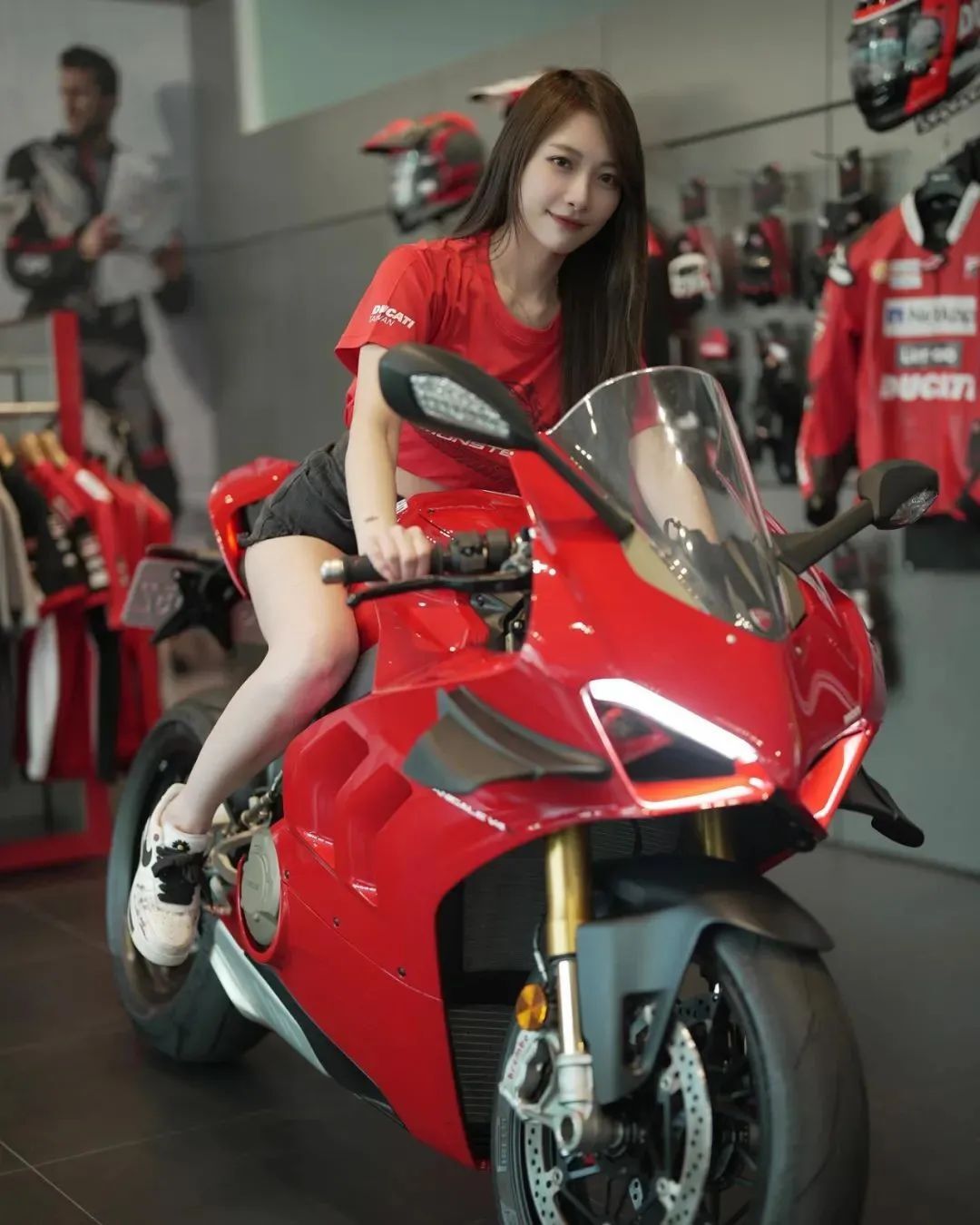 台湾网红Mia米亞，甜美指数超标的机车女神