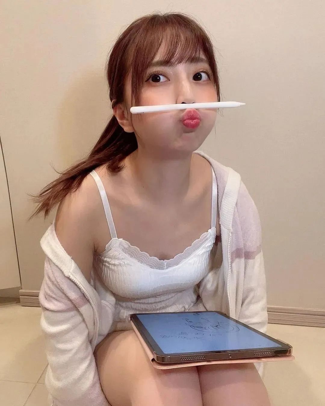 日本网红竹内星菜，清纯可爱的日本最美女画家