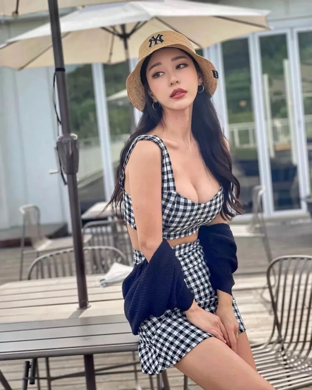 韩国网红朴时贤，集甜美与性感于一身的美女车模