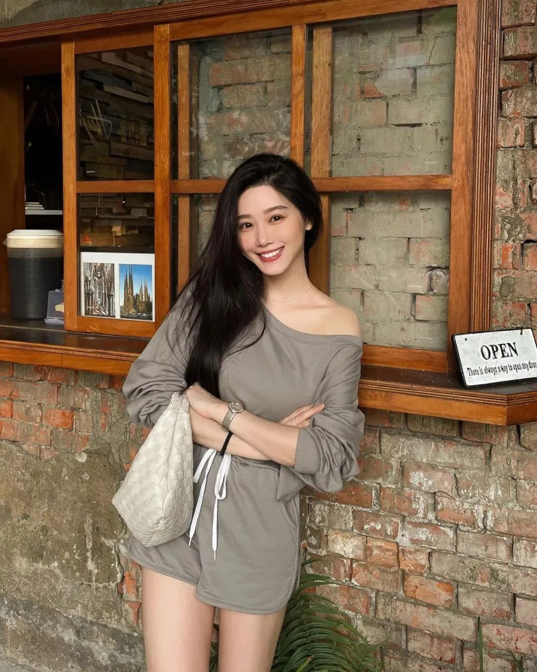 台湾初代网红陈玟予，甜美可人的气质女神