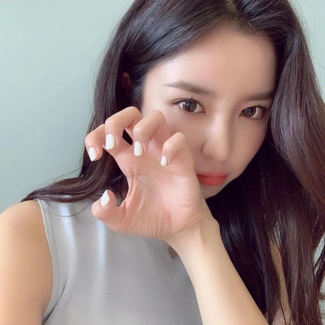 韩国网红young in leeeee，甜美迷人的韩国小姐季军得主