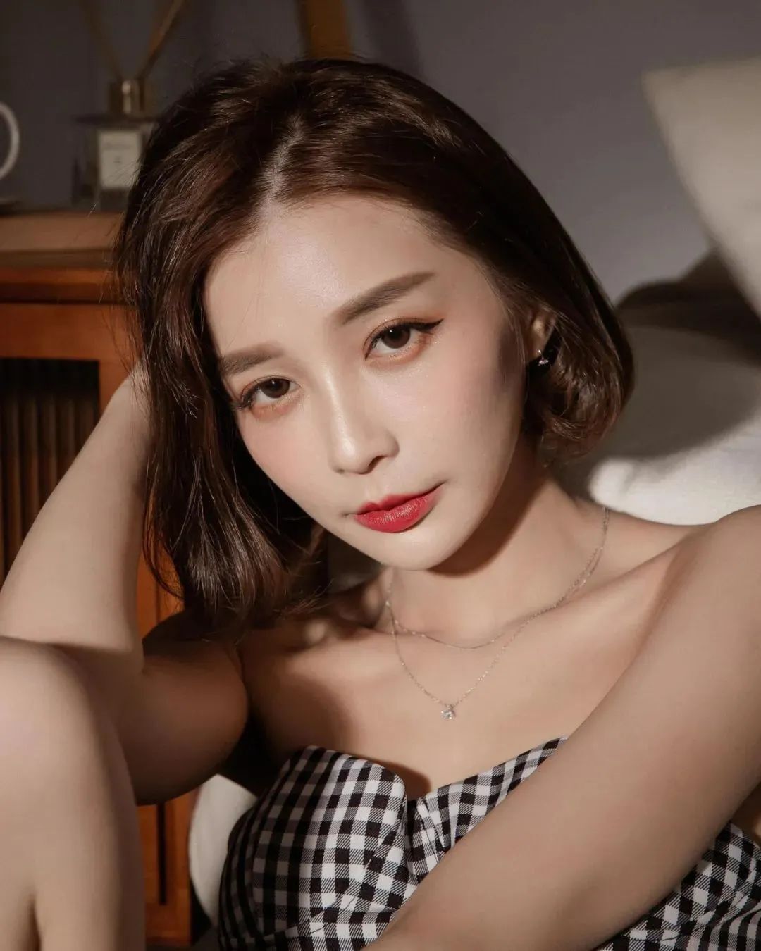 台湾网红简彤羽，才貌双全的美女模特