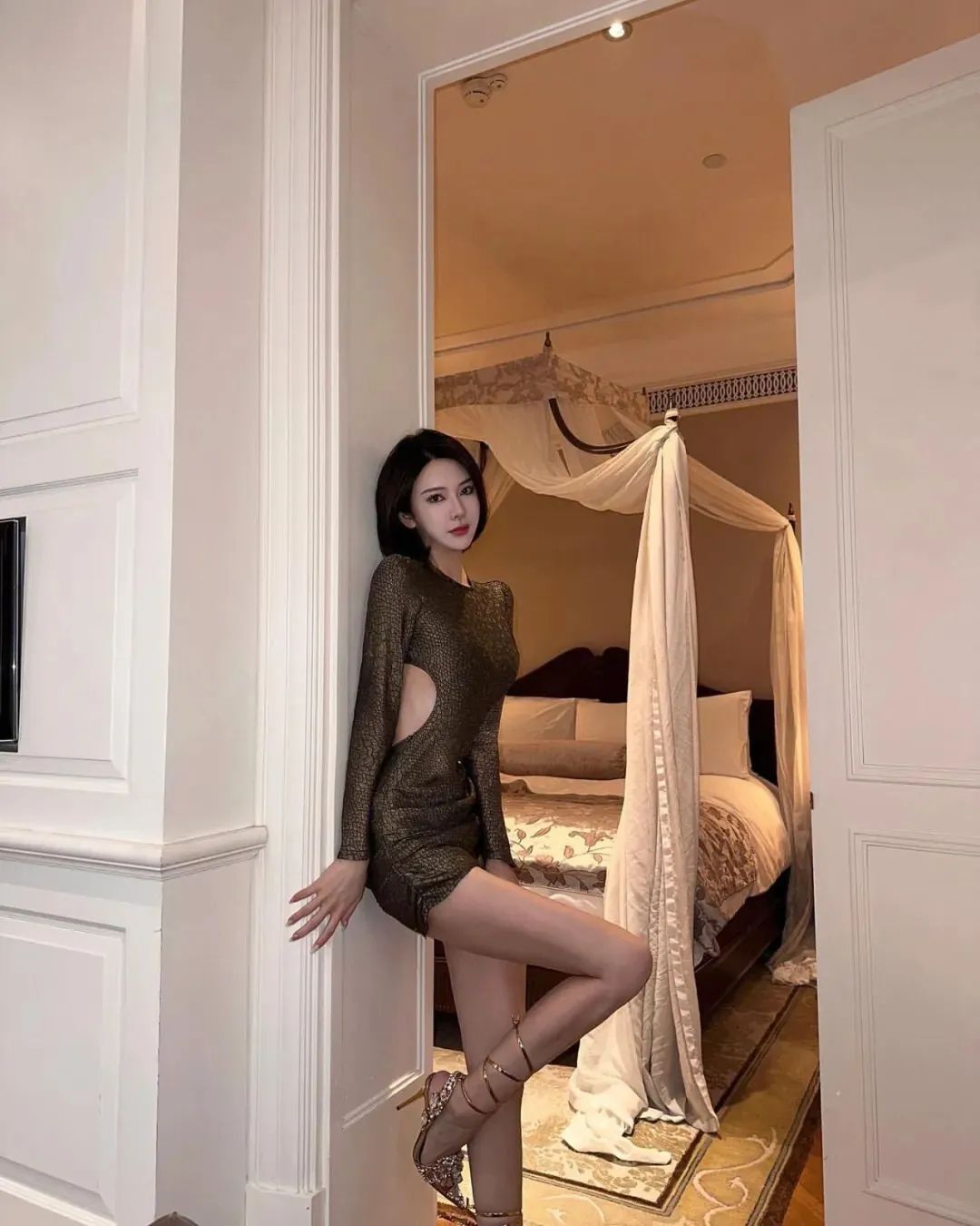 孔天天，甜美又性感的气质女神