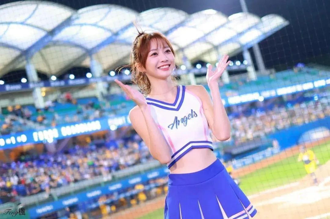 台湾网红彭翊慈，充满青春活力的啦啦队女神