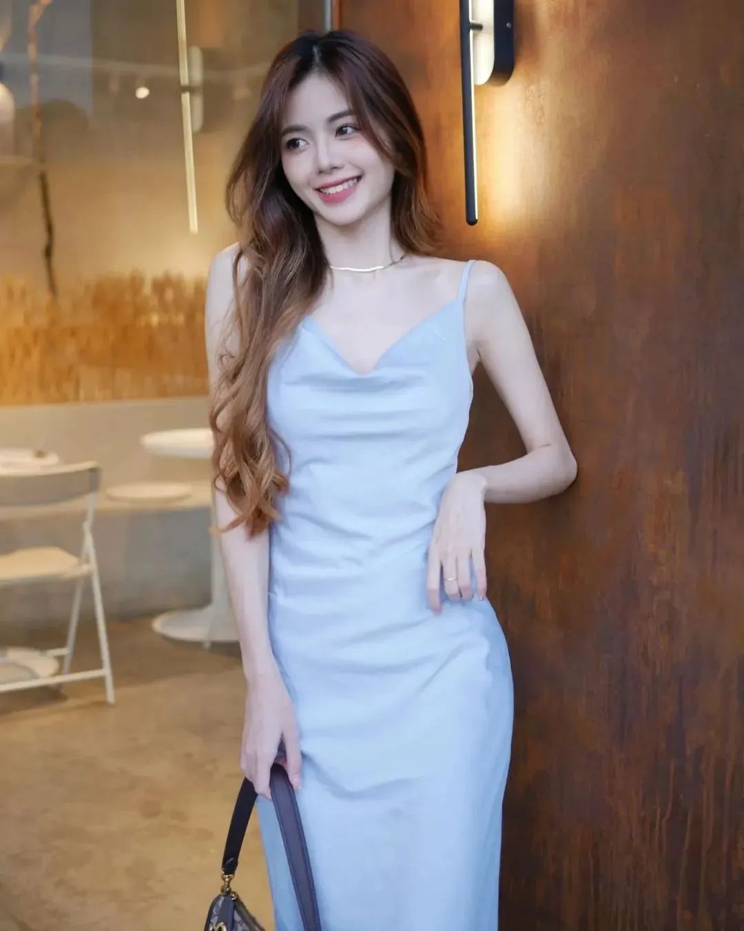 她是马来西亚版“杨超越”，可盐可甜的气质女神