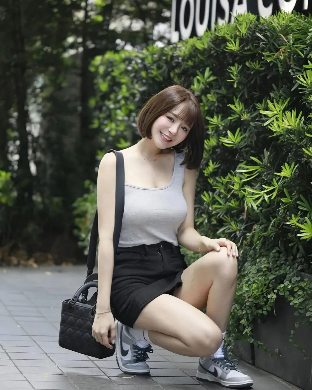 台湾网红吴婕安，拥有天使童颜的她，被网友称其为“呆萌女神”