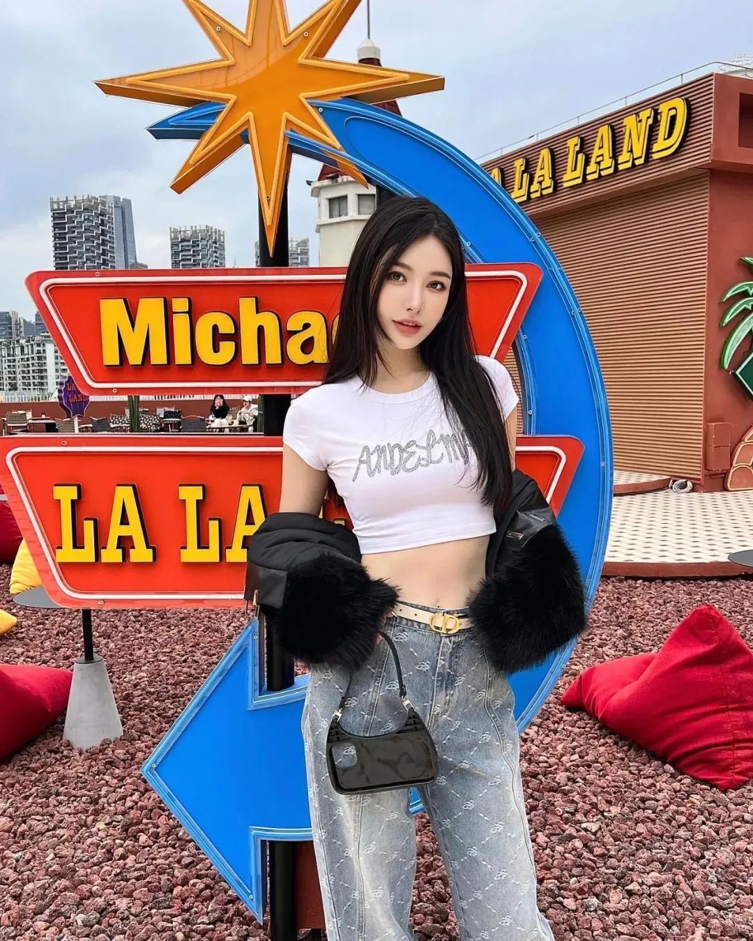 国产网红olivia，甜美迷人的她，是多少人心目中的完美型女友