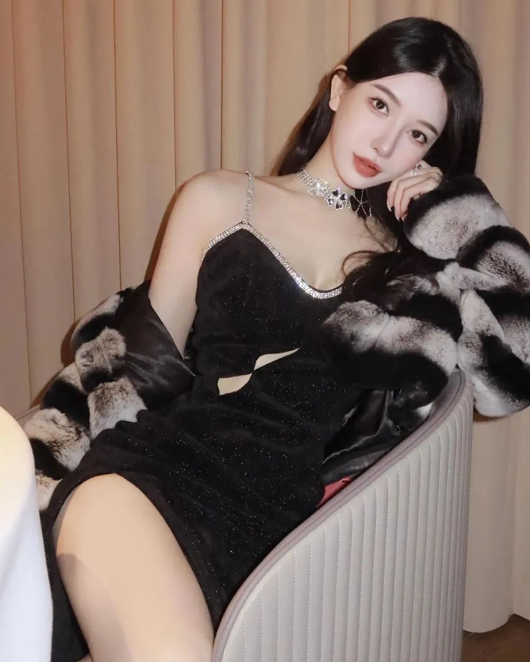 国产网红olivia，甜美迷人的她，是多少人心目中的完美型女友