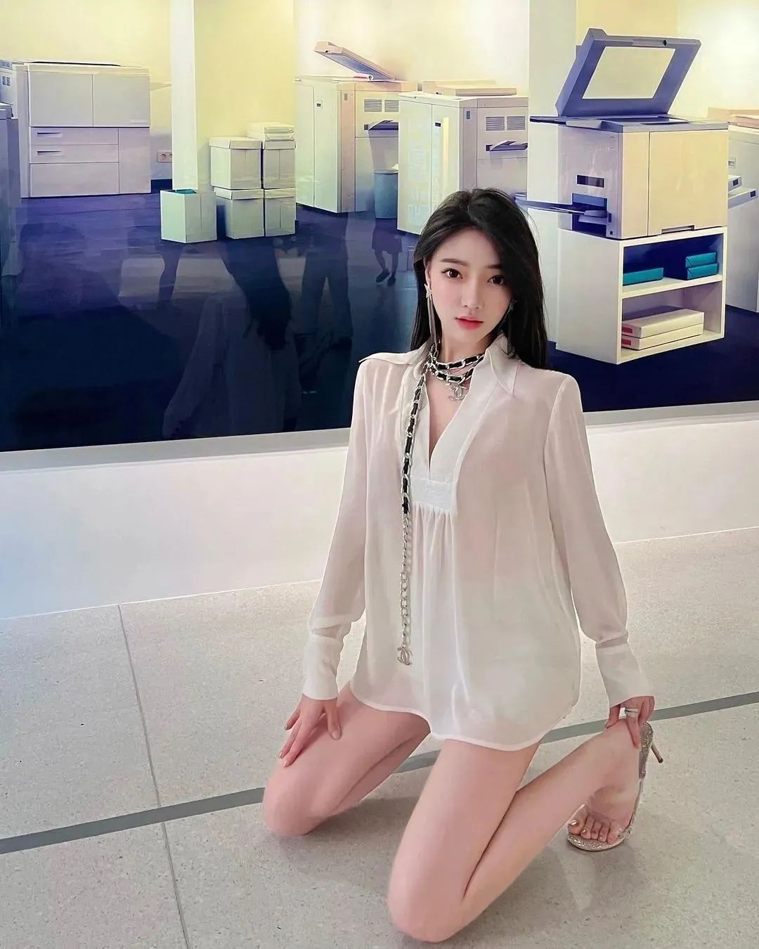 国产网红卢颖儿，甜美又性感的气质女神