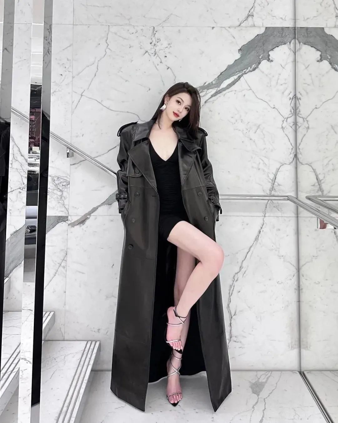 国产网红chrissylii，拥有高贵名媛风的御姐范女神