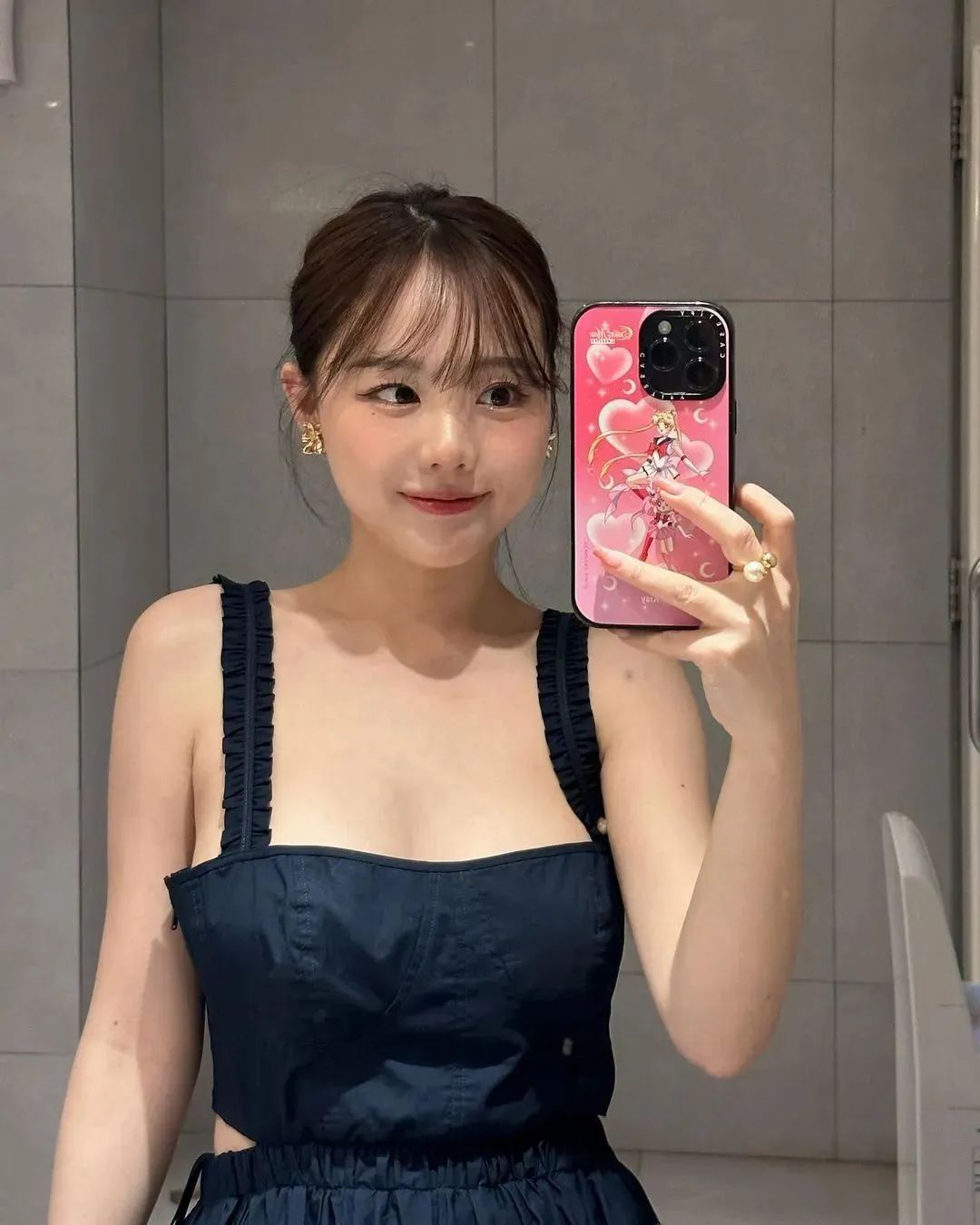 韩国美女kisy，拥有清纯可爱脸蛋的甜美辣妈