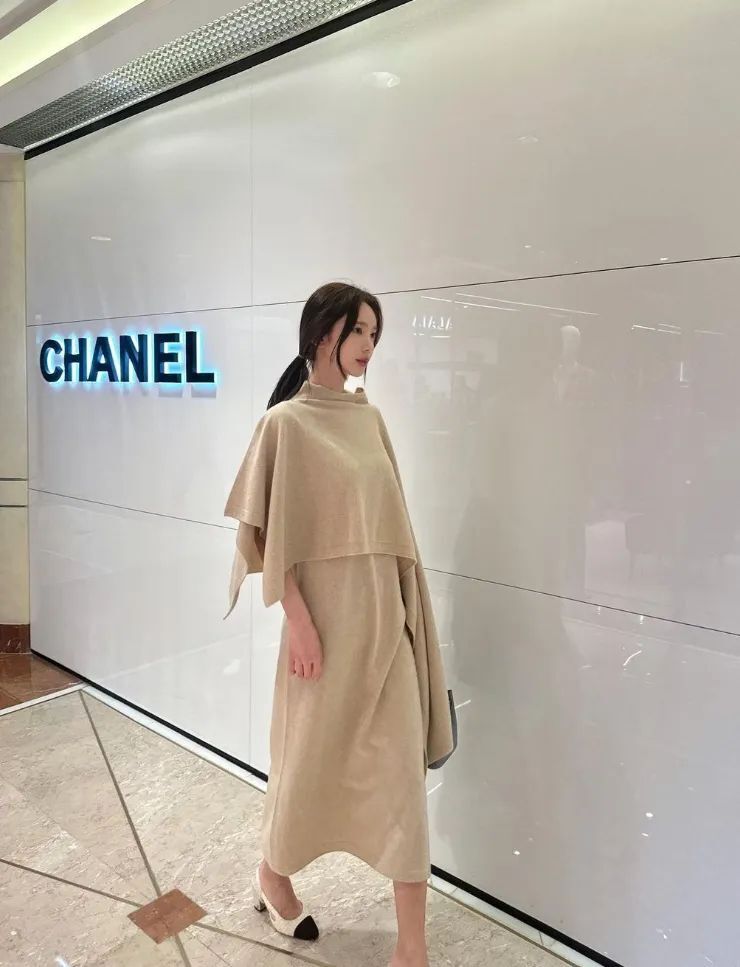 韩国网红 | 神似韩国女明星林允儿的顶级美女模特