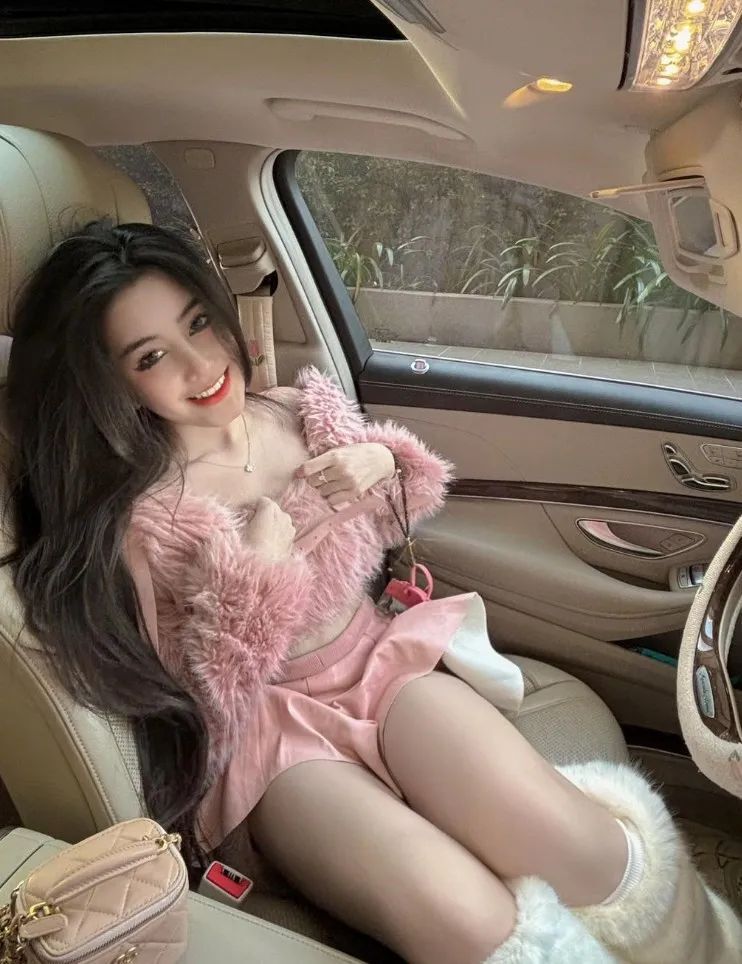 越南网红 | Vo Ngoc Tran，零零后越南最美校花