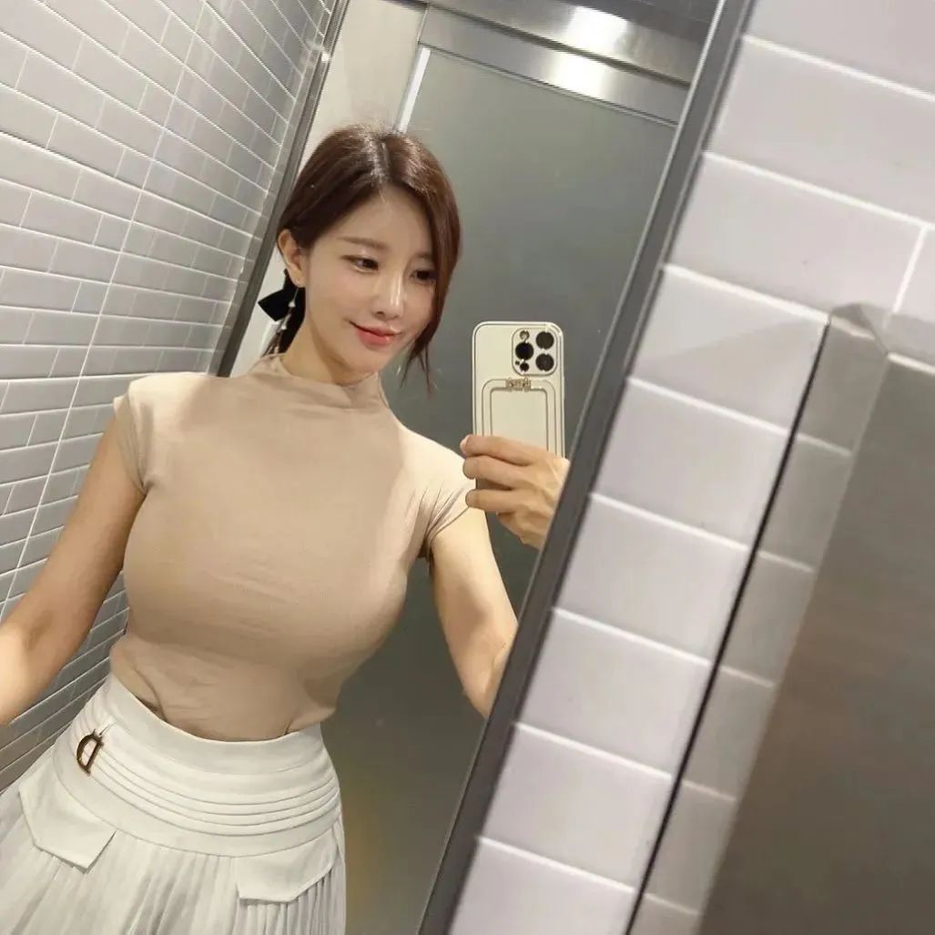 韩国网红 | 甜美又性感的御姐范女神