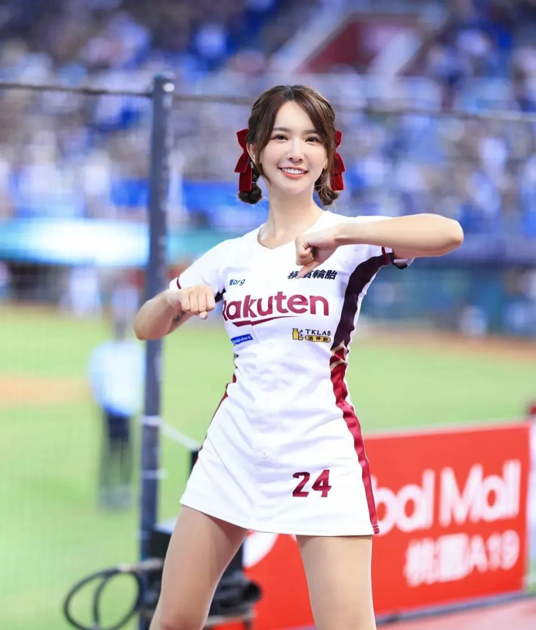 网红 | 甜美又可爱的性感写真女王