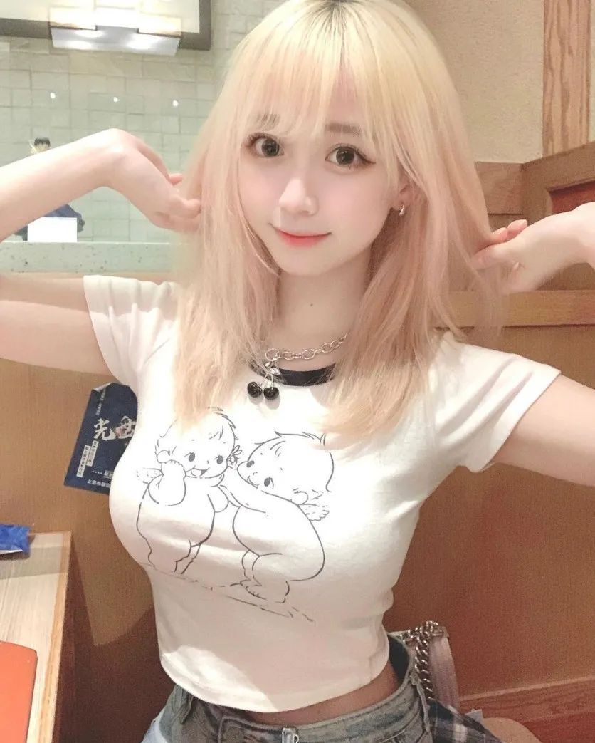 国产顶级网红美女，清纯又可爱的甜美系女神