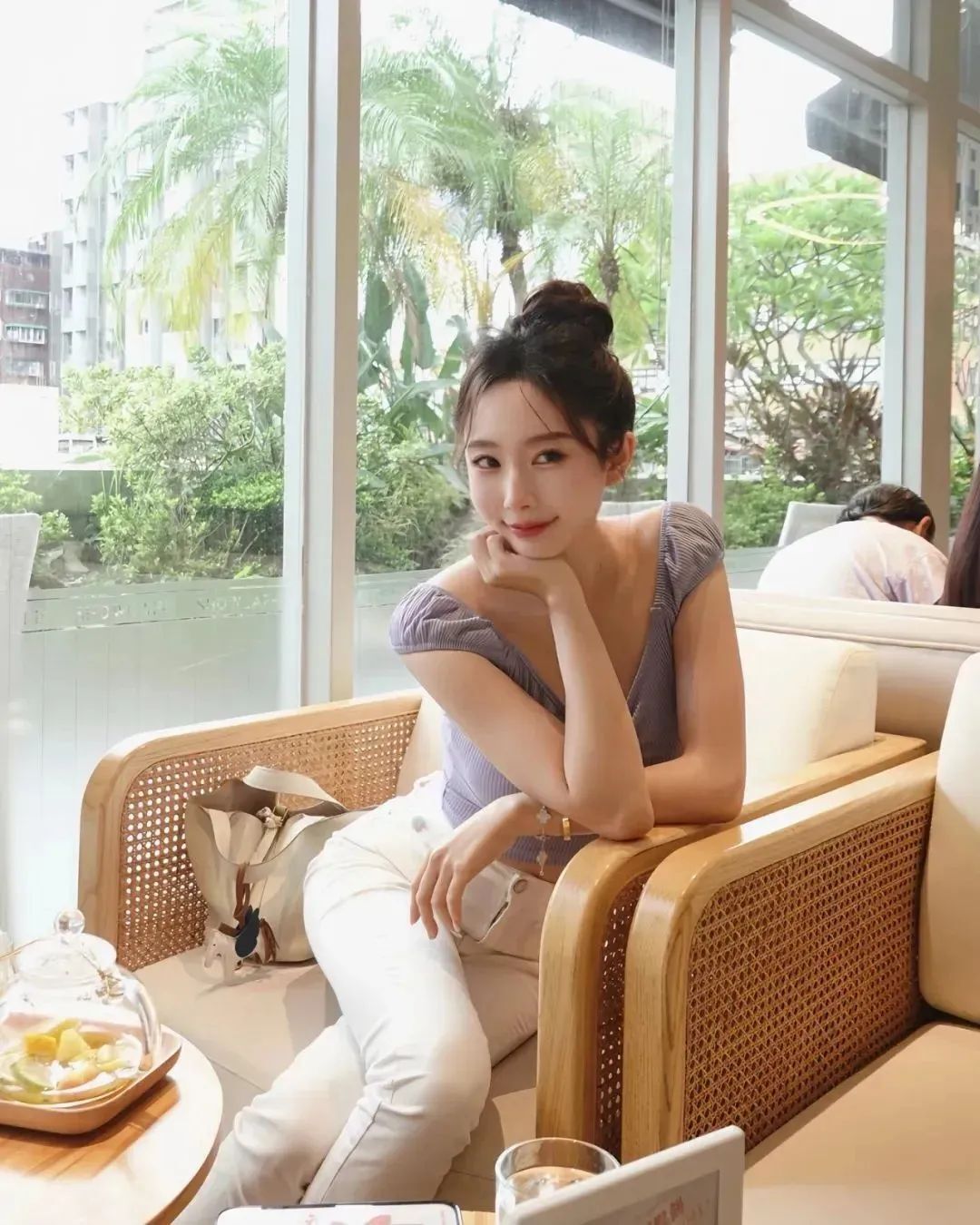 台湾网红 | 安娜，甜美又性感的治愈系女神