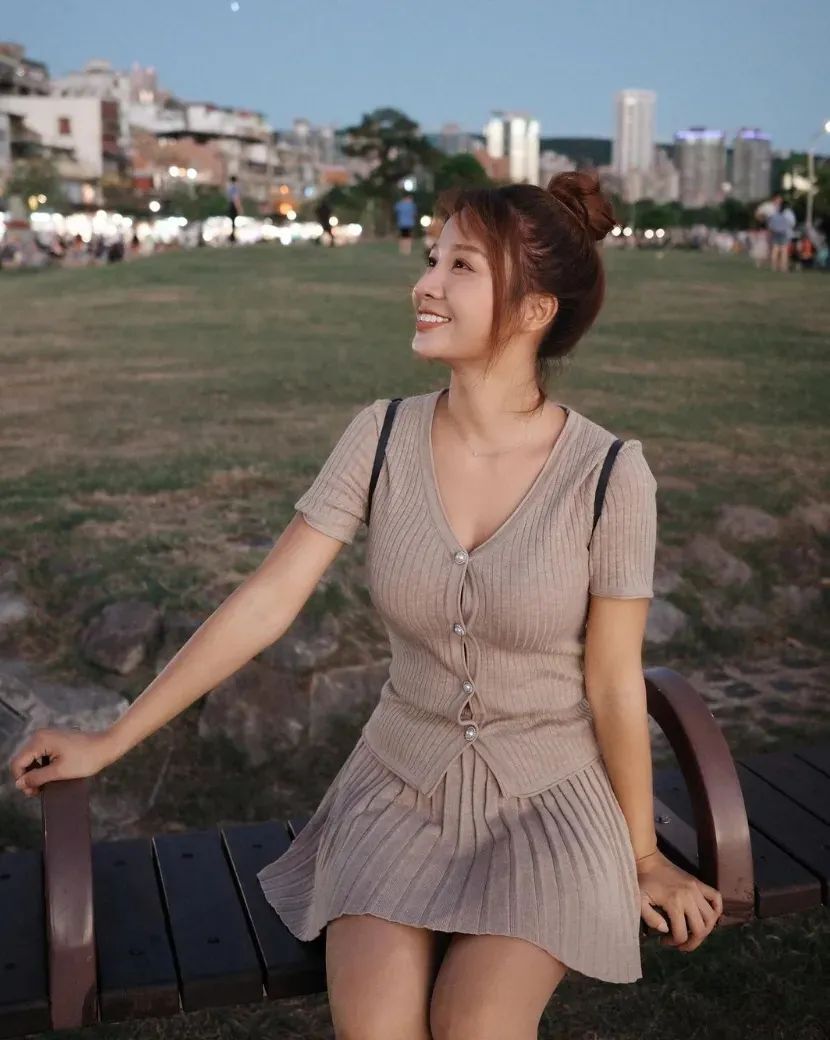 台湾网红 | 邱紫庭，清纯又可爱的啦啦队女神