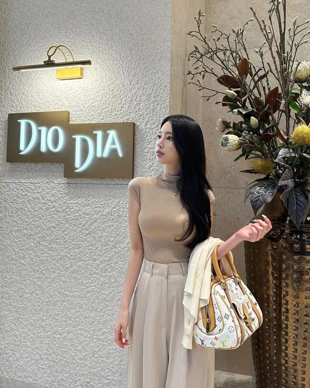 韩国极品模特！拥有纯天然完美“初恋”女神脸蛋的她，身材实力杠杠的！