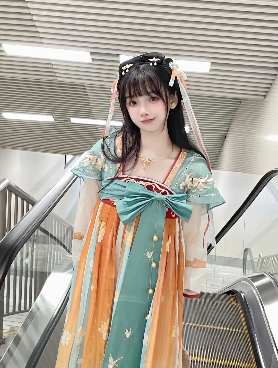 我知道的 你不是冰冷的海 在靠近一些 把失落都说给我听 要变成光 因为又怕黑的人#遇见神鹿cos#王者荣耀#瑶#王者荣耀