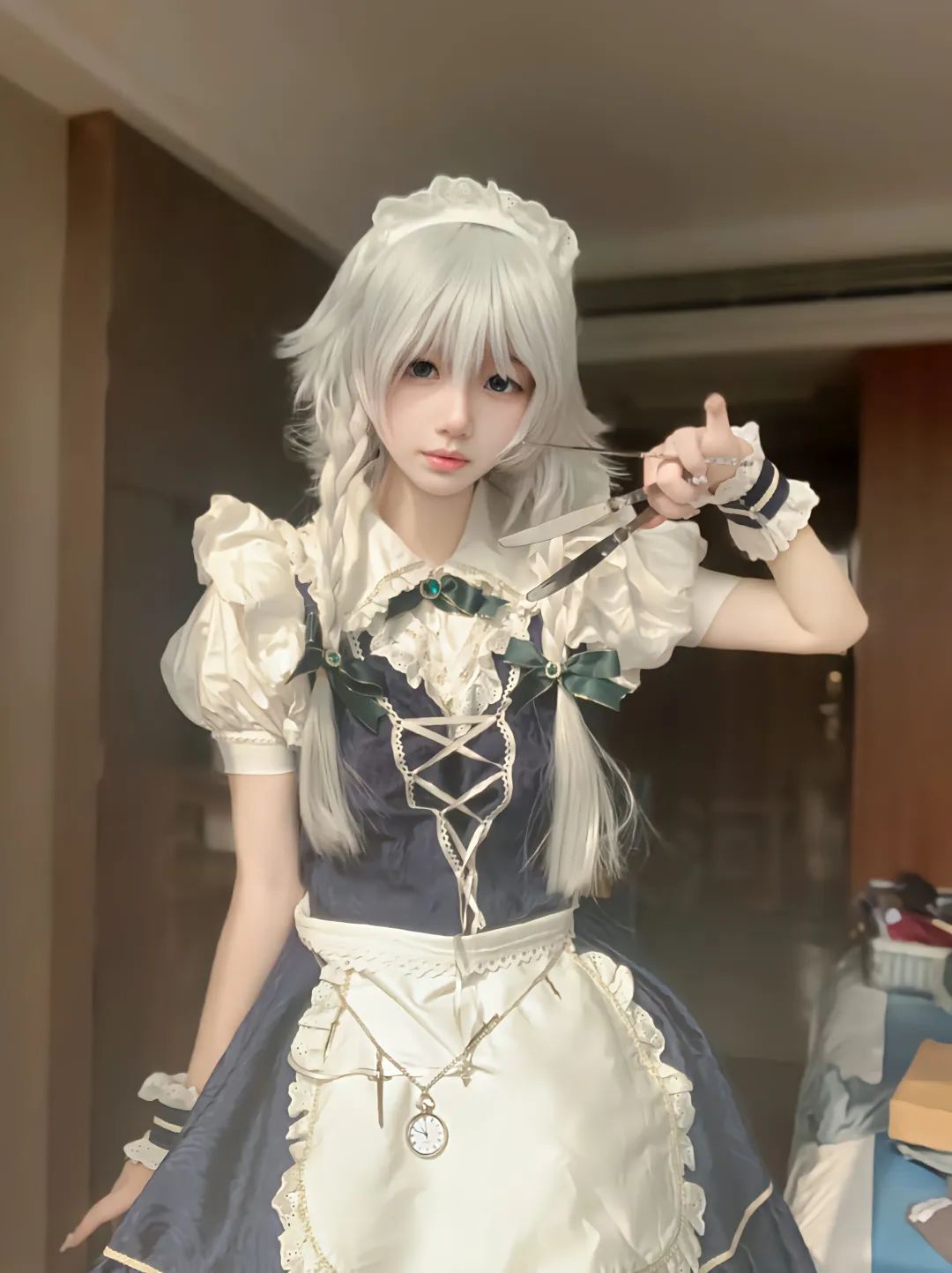 “与你度过的日子里， 我永远不会忘记你”#cos#东方Project#十六夜咲夜cos#白毛#甜妹