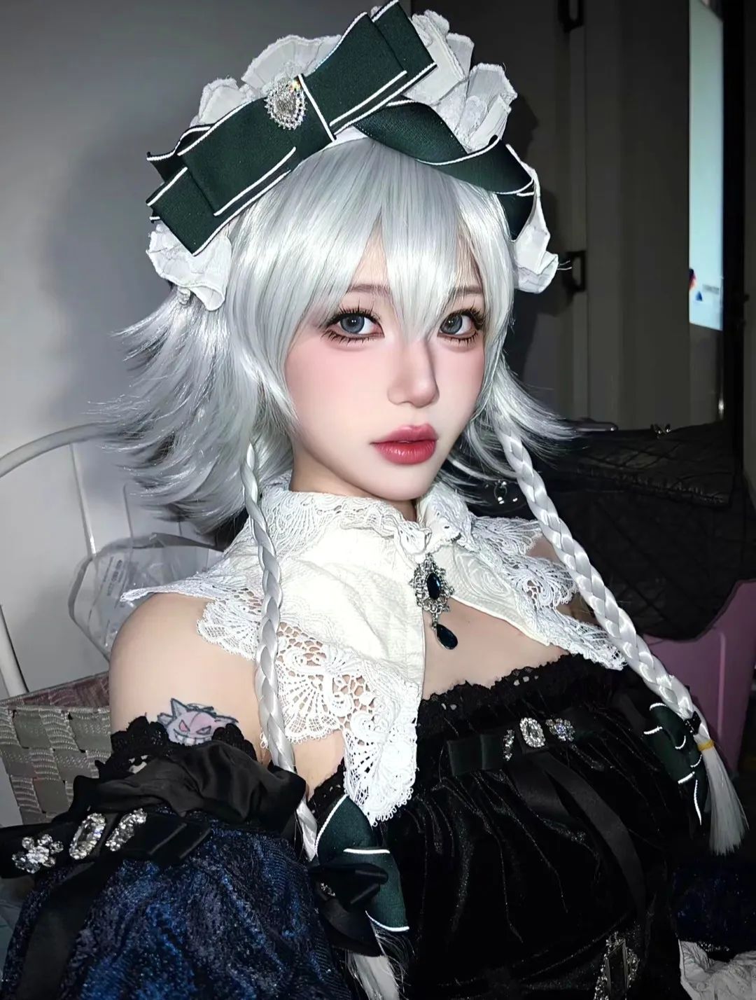 “与你度过的日子里， 我永远不会忘记你”#cos#东方Project#十六夜咲夜cos#白毛#甜妹