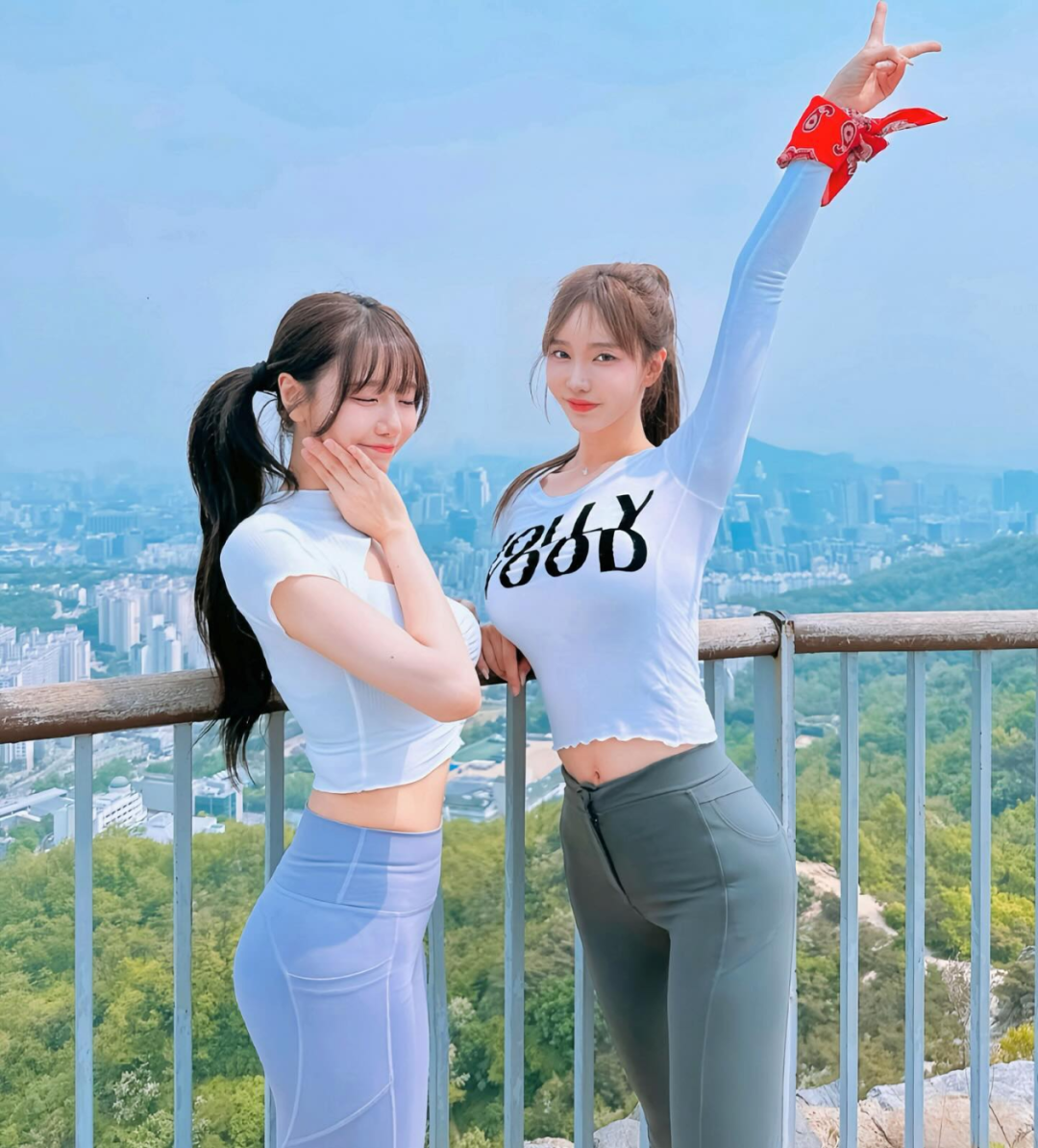 顶级网红完美身材！E级动漫风！谁能不迷糊啊？