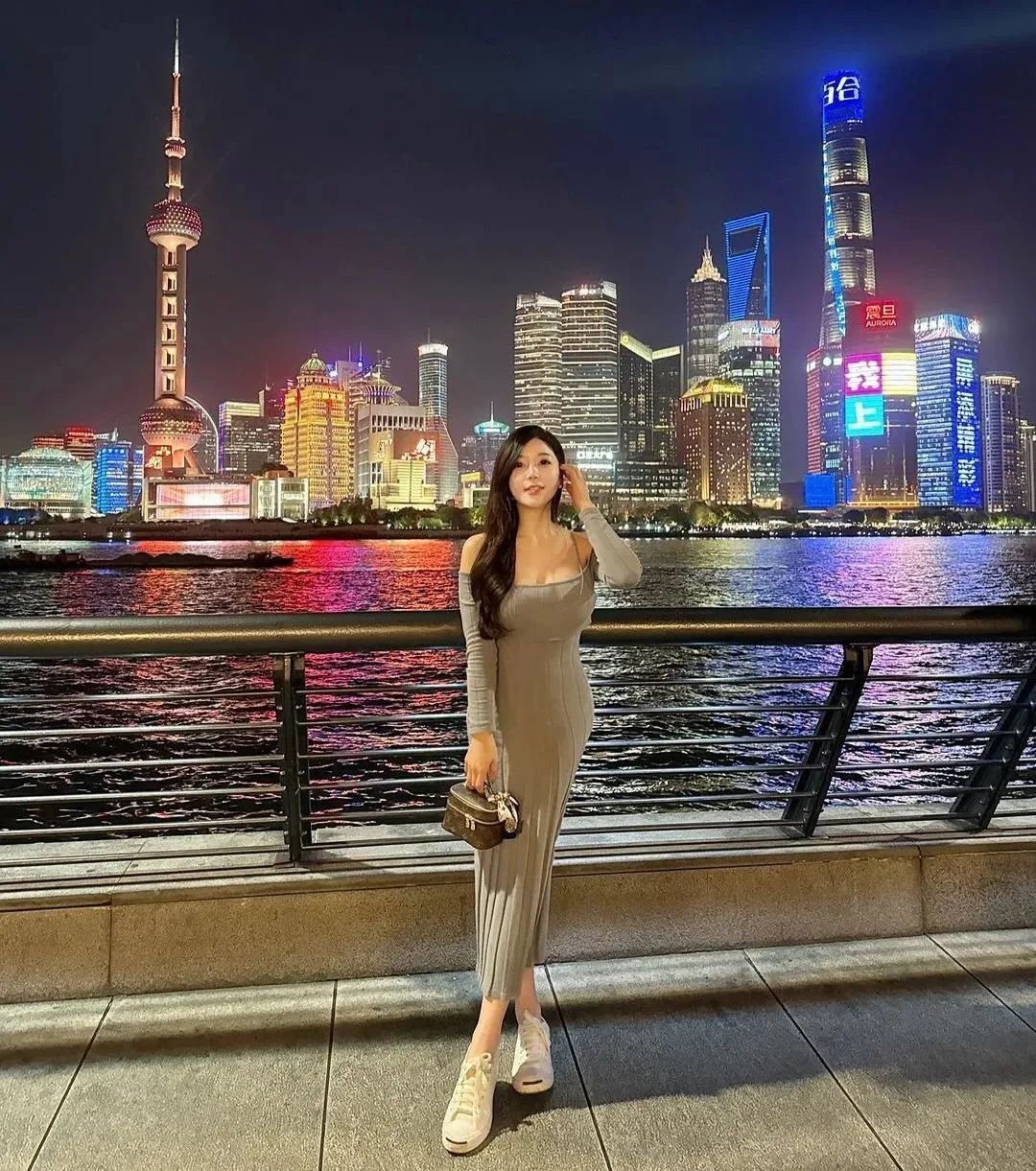 宝岛甜美网红！身材火辣，真是个迷人的小妖精！