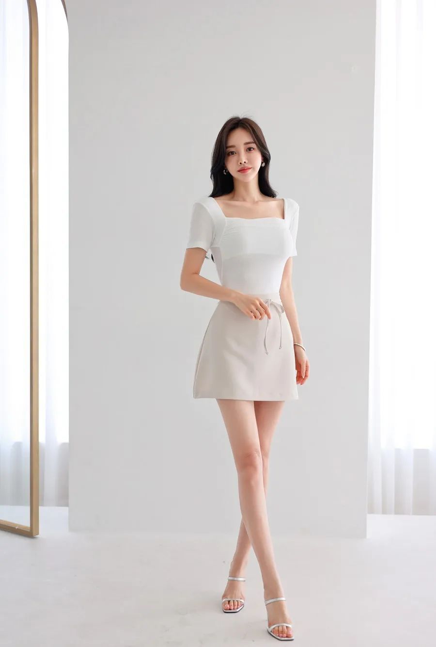 孙允珠图鉴874，杏色短裙