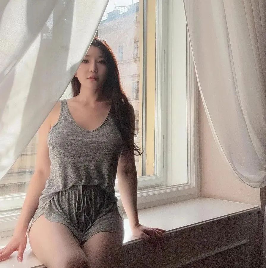 宝岛甜美网红！身材火辣，真是个迷人的小妖精！