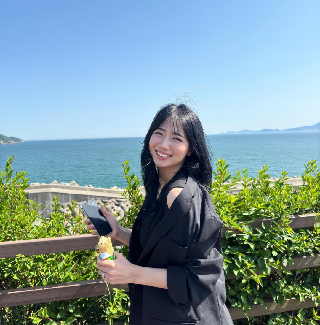 笑容太灿烂了！美了美了！！