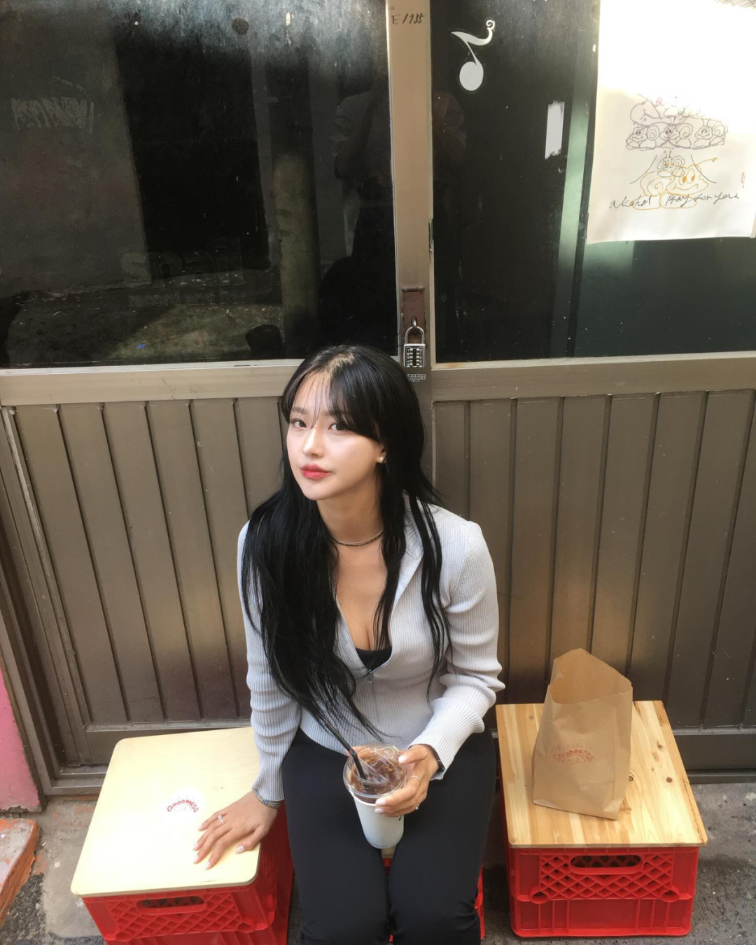 标准的好身材！还有甜美的笑容！
