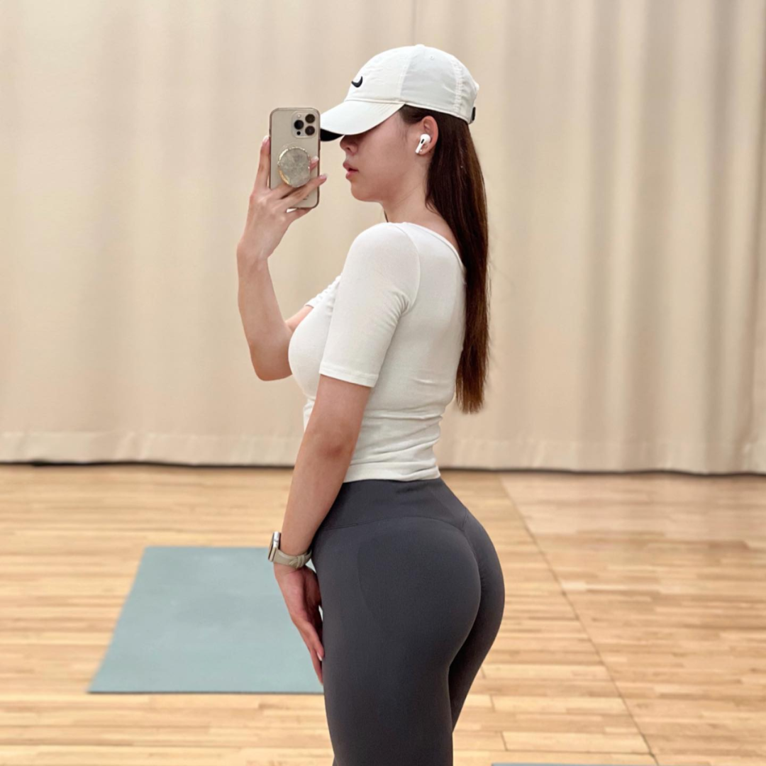 爱健身的身材也太棒了！比例完美