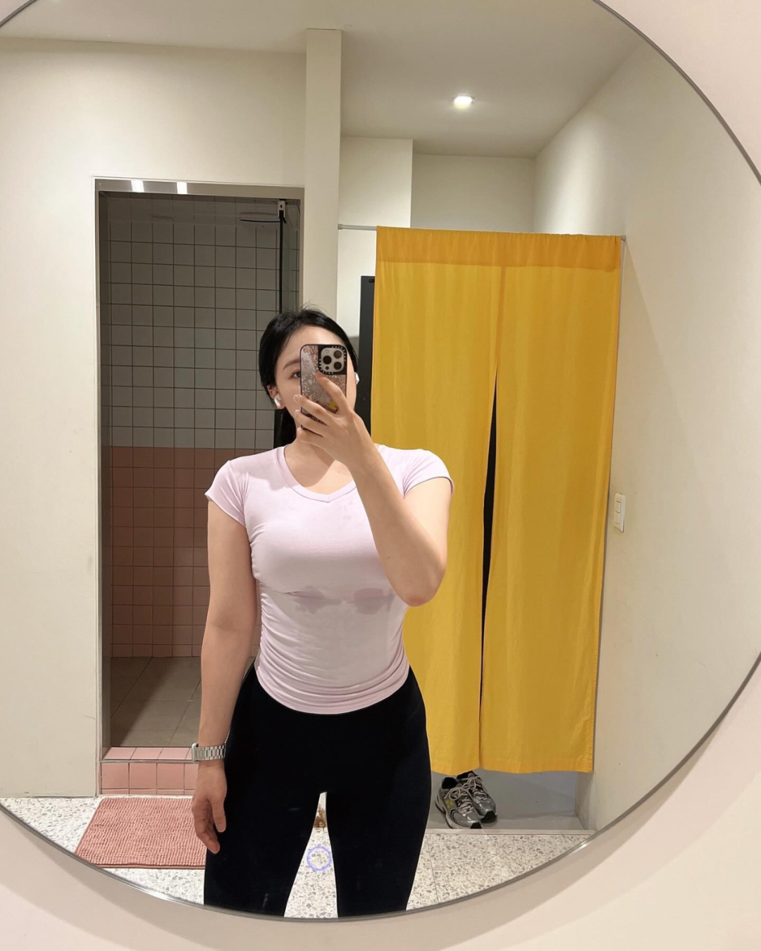 身材也太棒了吧！所以还是的多锻炼啊！