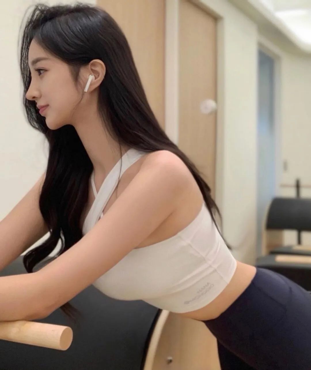 瑜伽裤女神！1米78大长腿！身材一级棒！